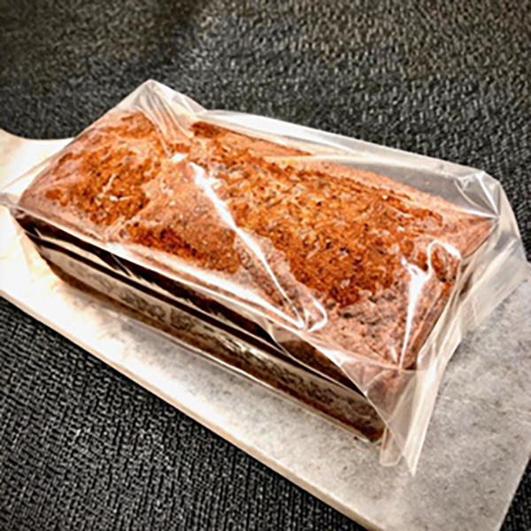 市川トマトのバナナブレッドケーキ